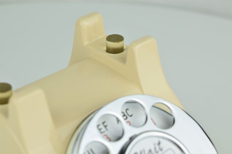 302 - Ivory - Chrome Trim